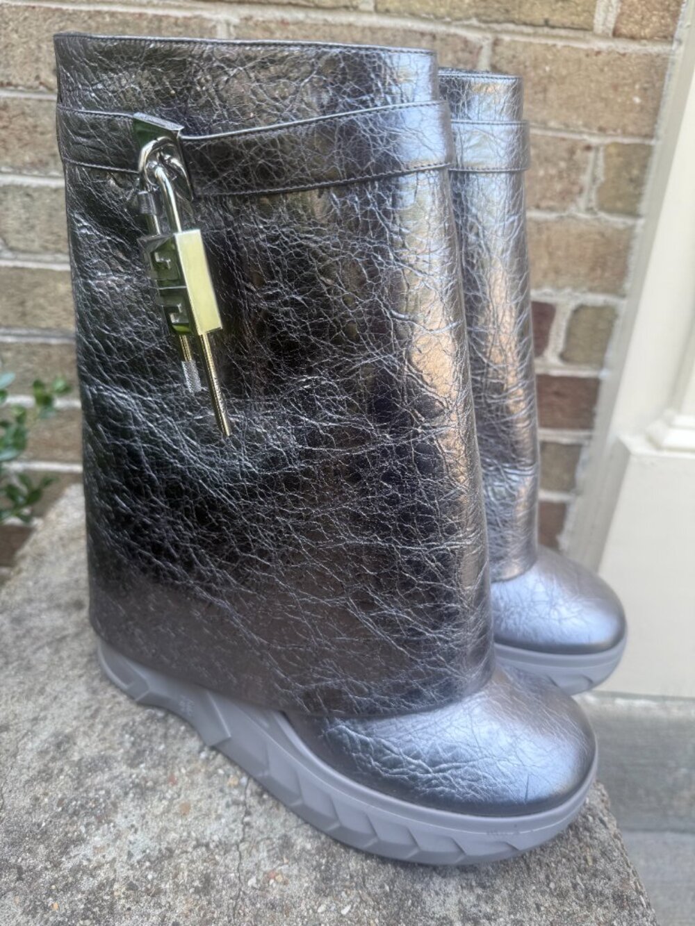 Shark Lock Biker Ankle Boots Silver